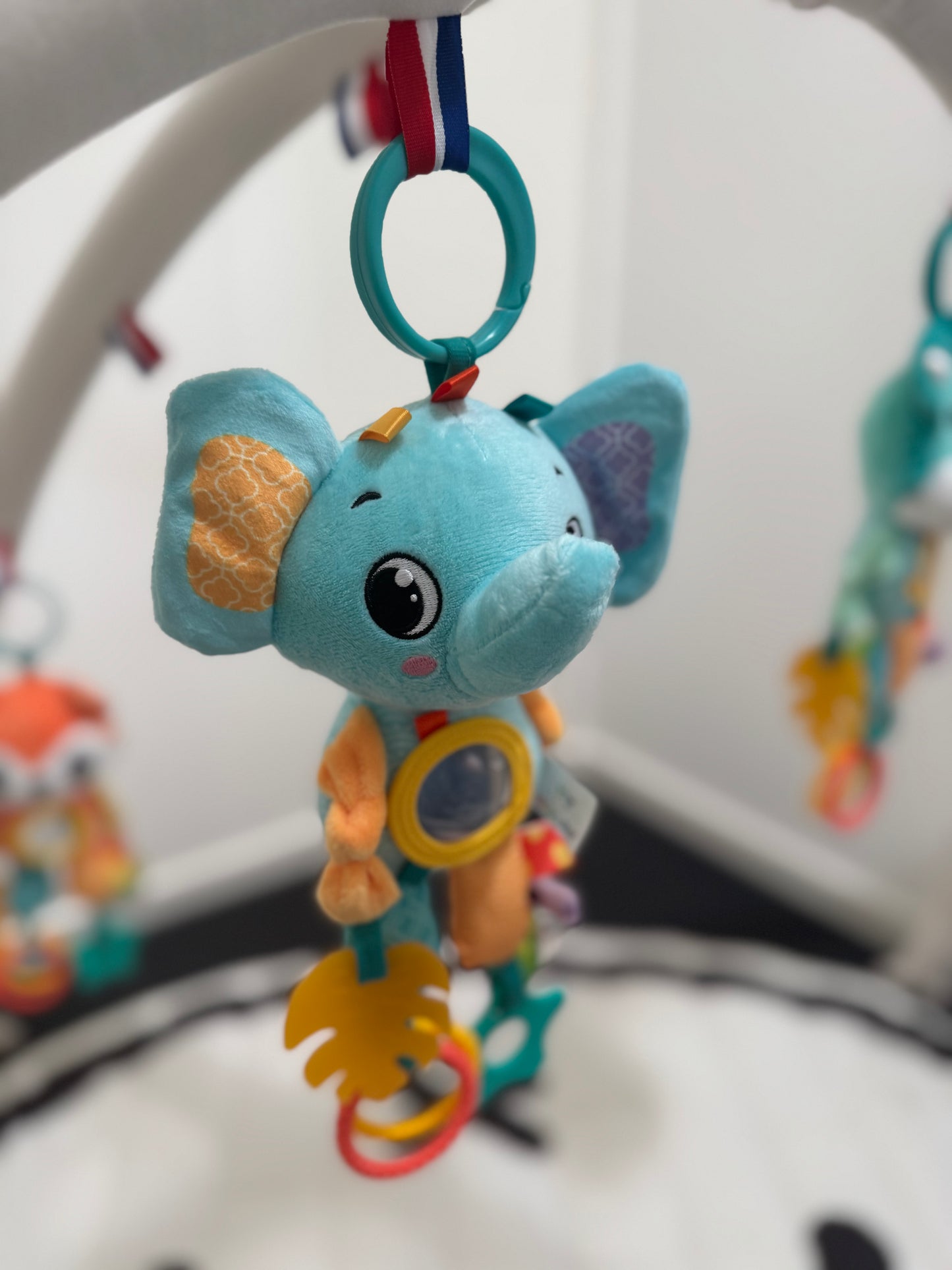 Activiteiten knuffel olifant met spiegel